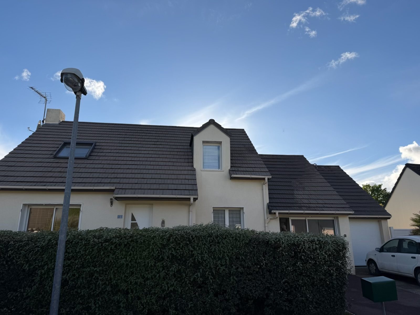 Toiture après nettoyage et démoussage